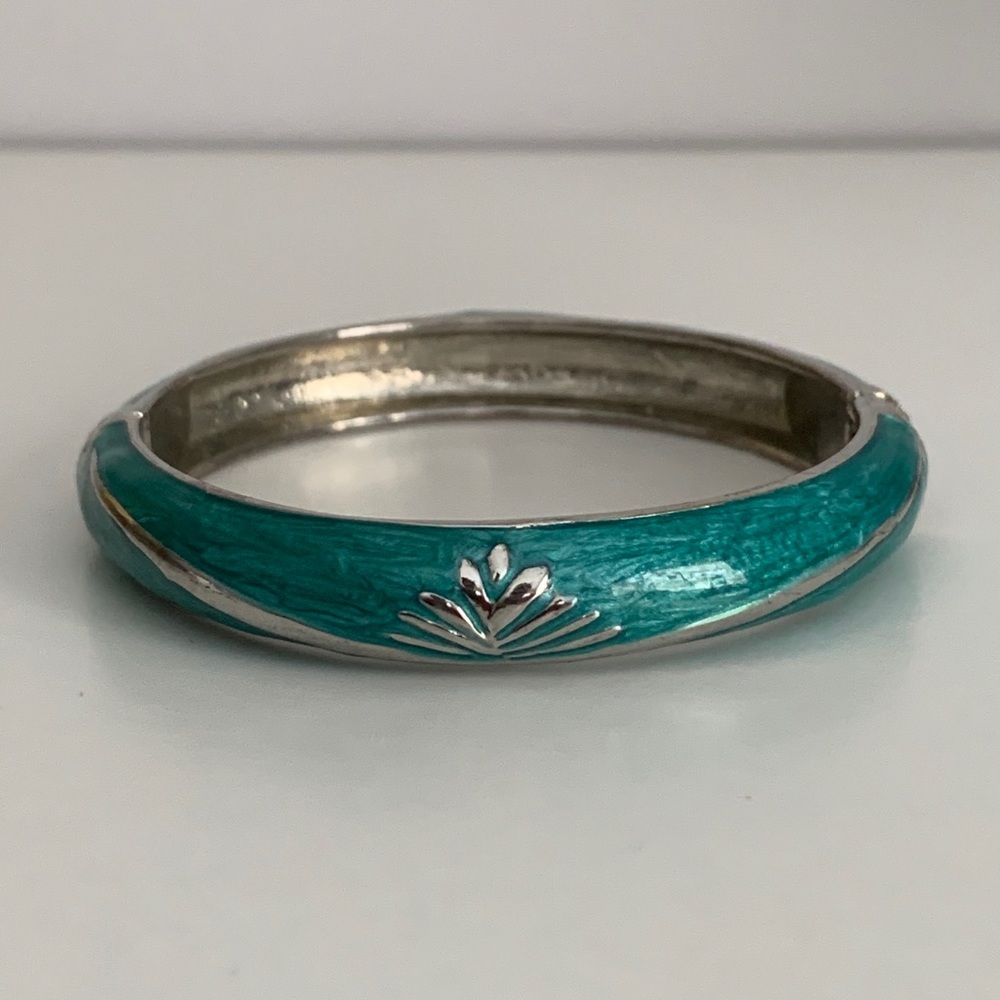 💖 SALE TODAY ONLY Vintage blue hinged bangle